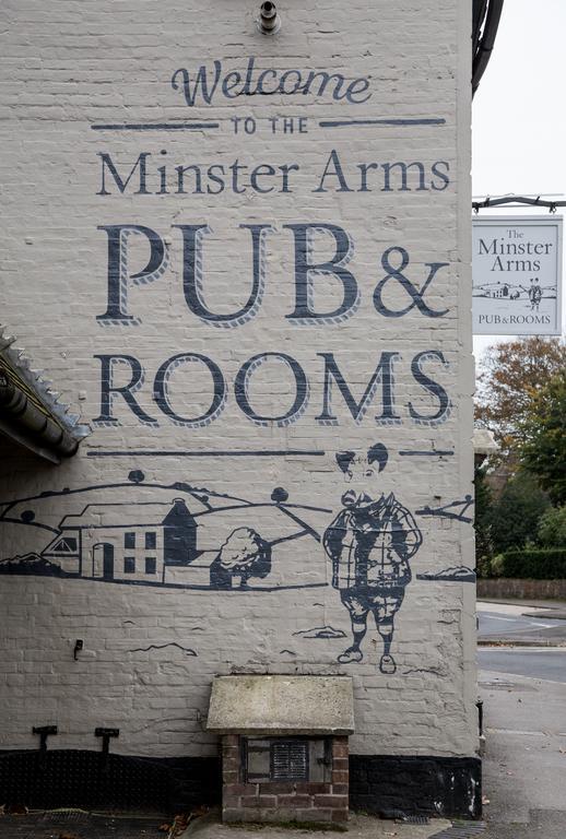 The Lion Hotel - Pub & Restaurant Wimborne Minster Exterior photo